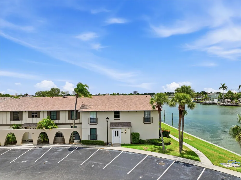 501 PLAZA SEVILLE COURT #2 Treasure Island, FL 33706