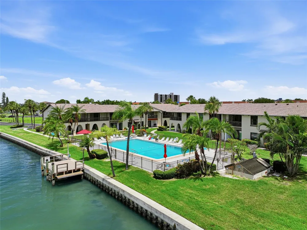 501 PLAZA SEVILLE COURT #2 Treasure Island, FL 33706