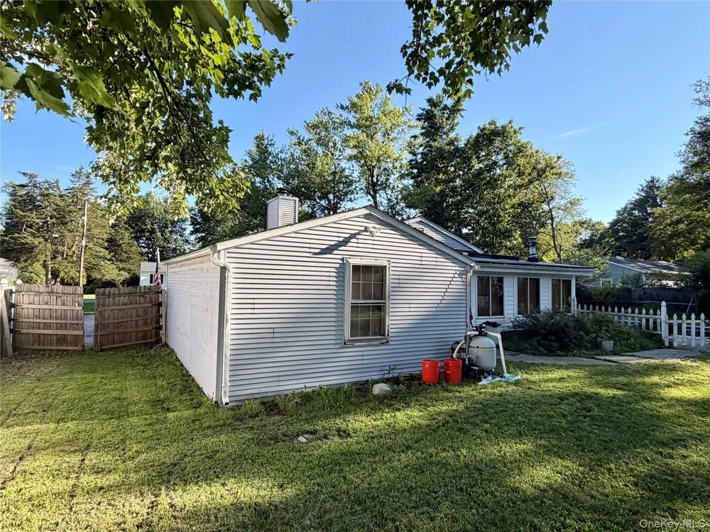 9 Ash Lane Hyde Park, NY 12538