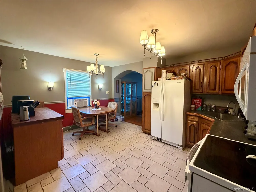 9 Ash Lane Hyde Park, NY 12538