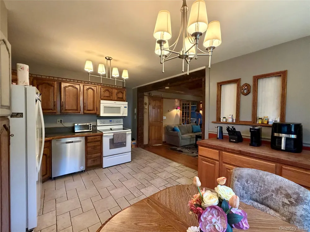 9 Ash Lane Hyde Park, NY 12538