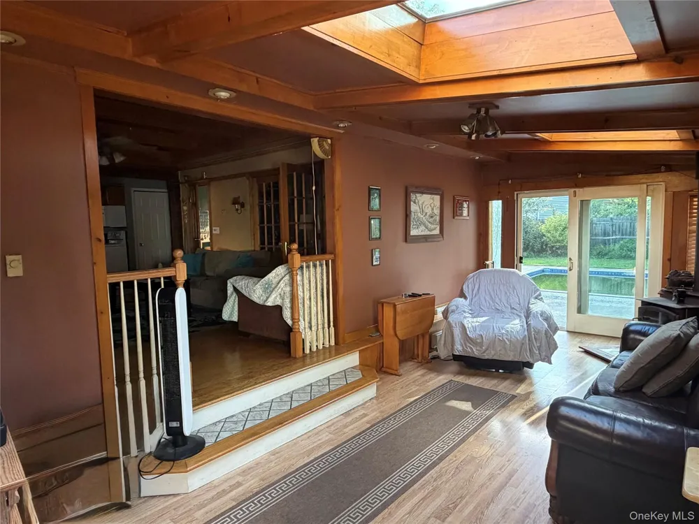 9 Ash Lane Hyde Park, NY 12538