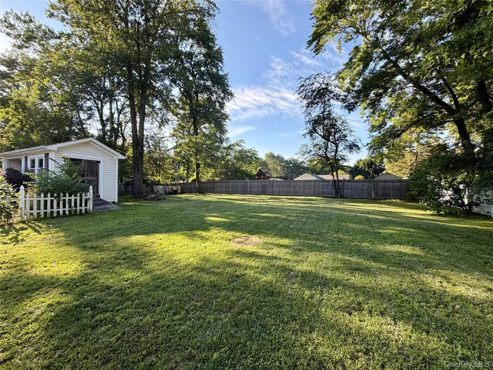 9 Ash Lane Hyde Park, NY 12538