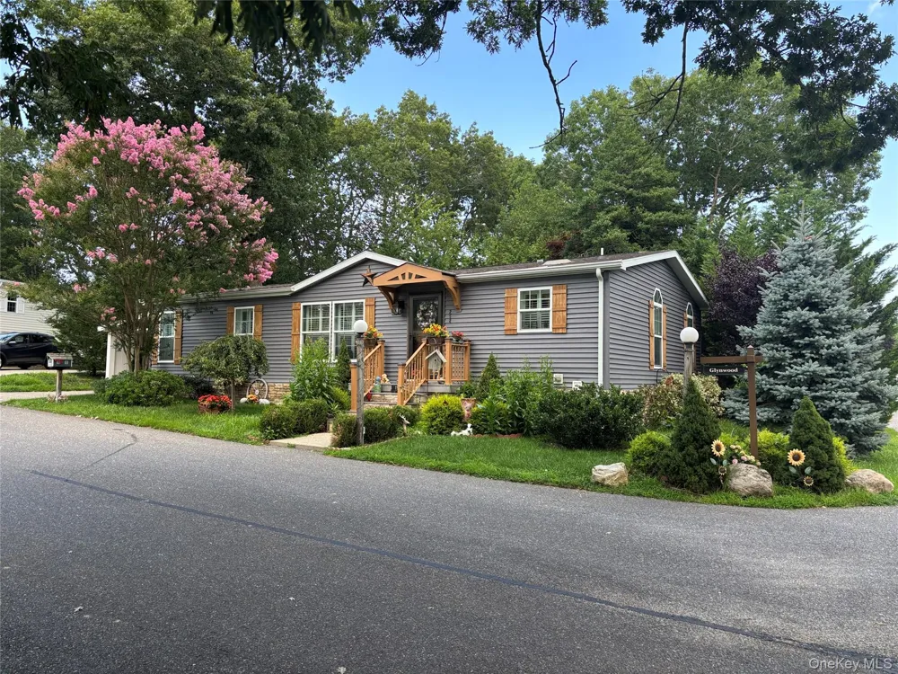 1661 Old Country Road #258 Riverhead, NY 11901