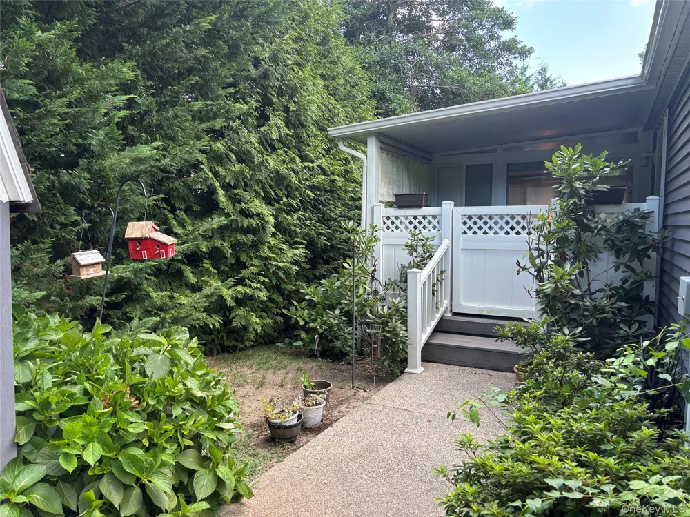 1661 Old Country Road #258 Riverhead, NY 11901