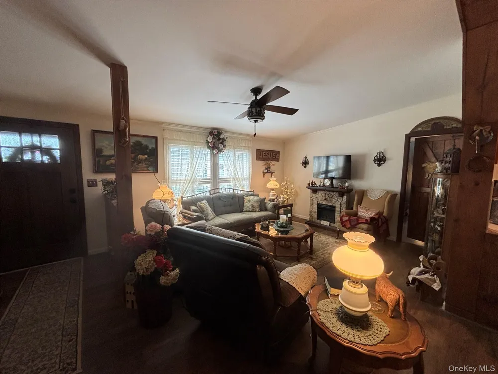 1661 Old Country Road #258 Riverhead, NY 11901
