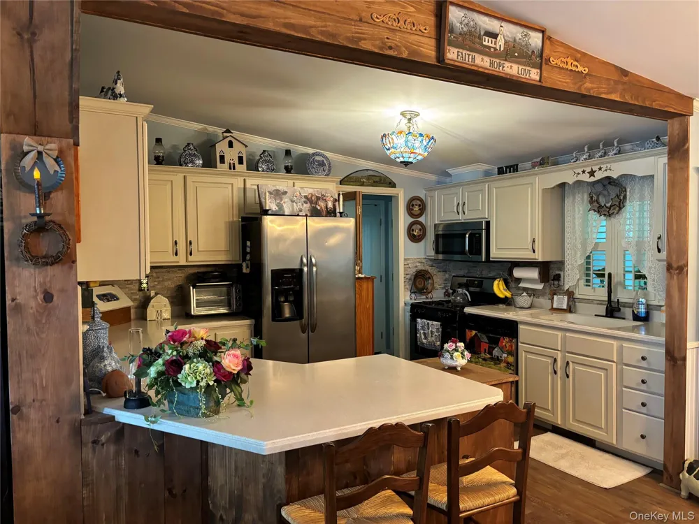 1661 Old Country Road #258 Riverhead, NY 11901