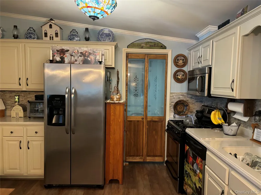 1661 Old Country Road #258 Riverhead, NY 11901