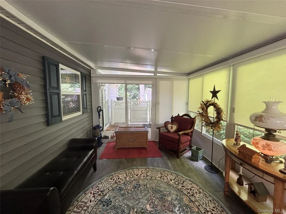 1661 Old Country Road #258 Riverhead, NY 11901