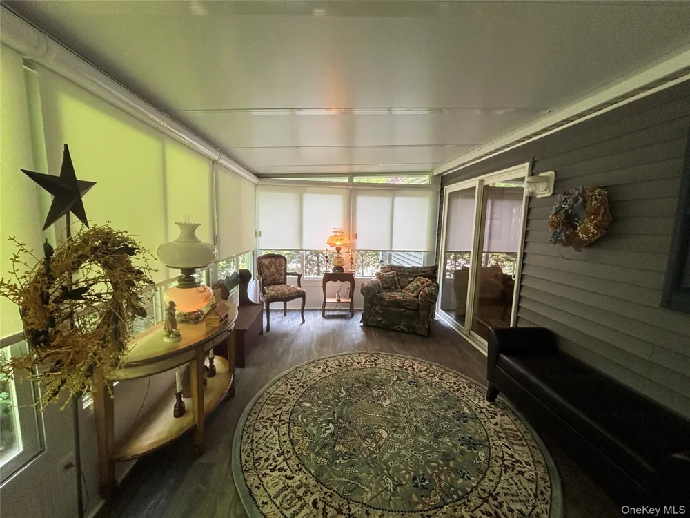 1661 Old Country Road #258 Riverhead, NY 11901