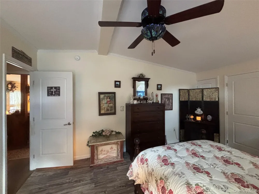 1661 Old Country Road #258 Riverhead, NY 11901