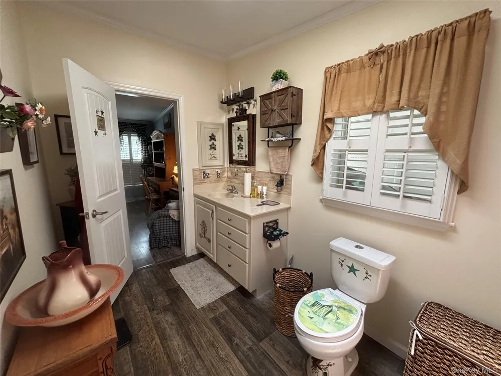 1661 Old Country Road #258 Riverhead, NY 11901