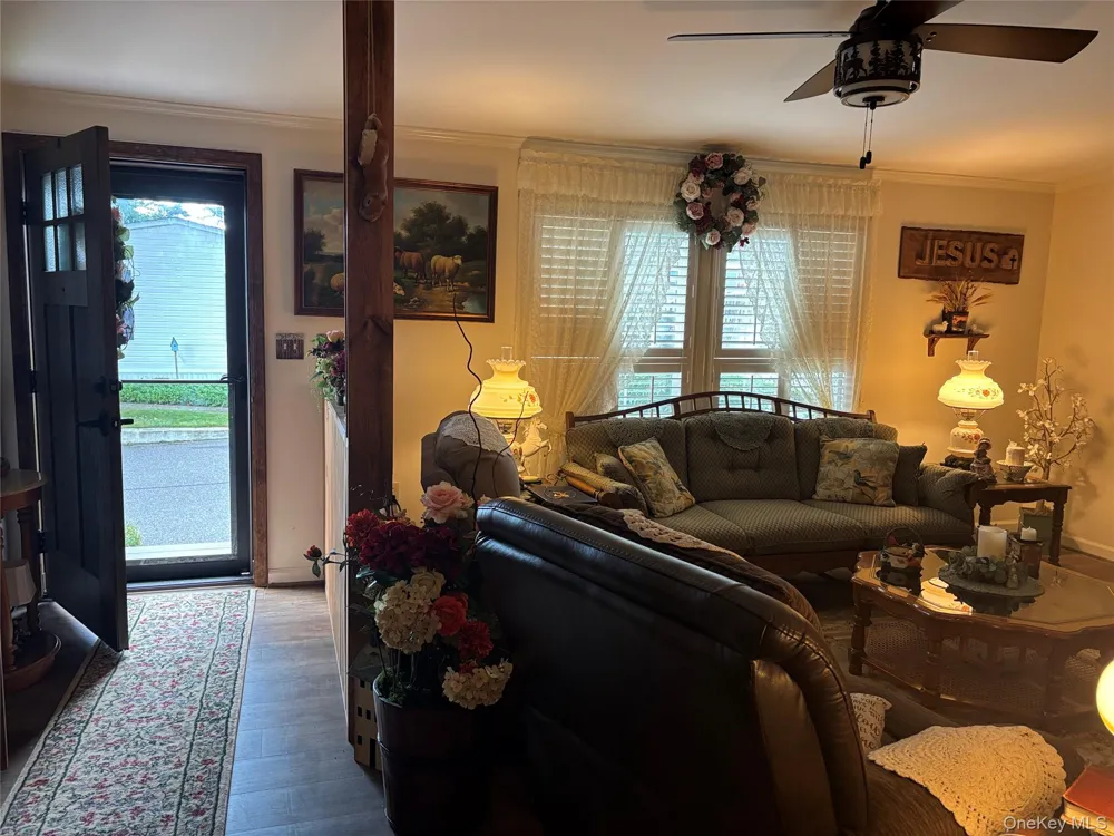 1661 Old Country Road #258 Riverhead, NY 11901