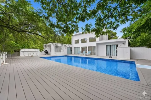 23 Deerfield Way