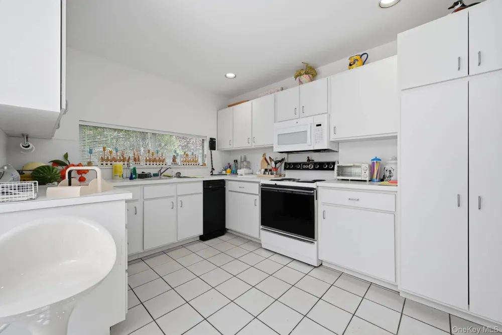 23 Deerfield Way Quogue, NY 11959