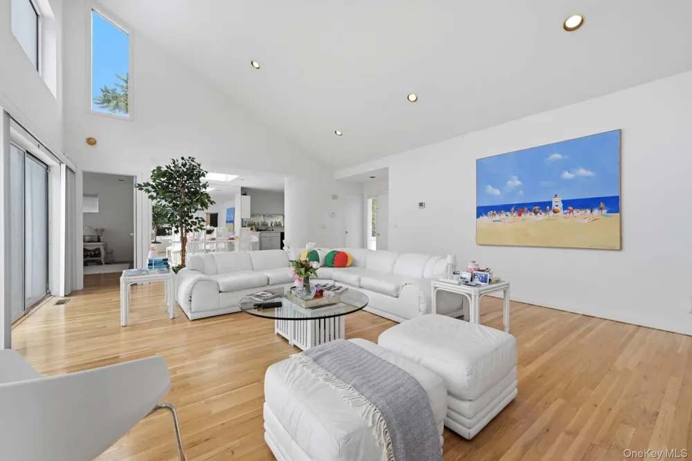 23 Deerfield Way Quogue, NY 11959