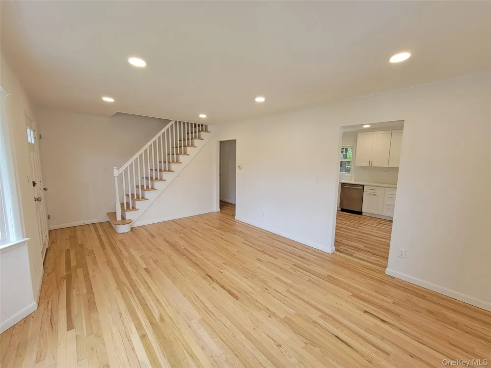392 3rd Avenue Bayport, NY 11705