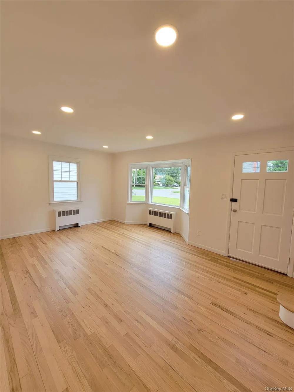 392 3rd Avenue Bayport, NY 11705