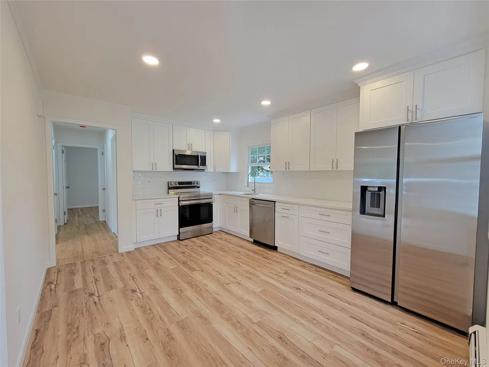 392 3rd Avenue Bayport, NY 11705