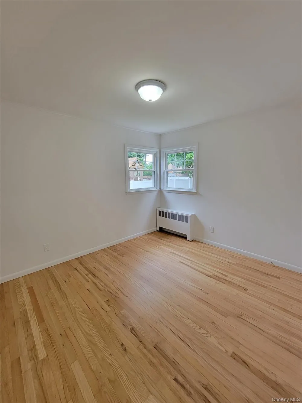 392 3rd Avenue Bayport, NY 11705
