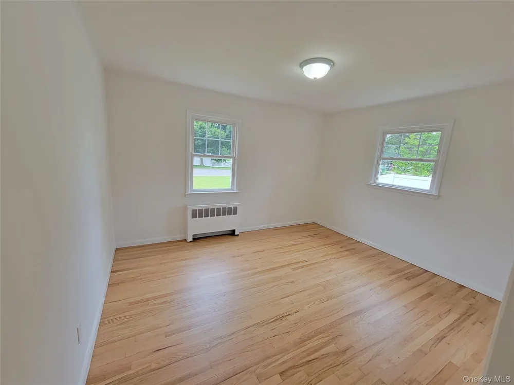 392 3rd Avenue Bayport, NY 11705