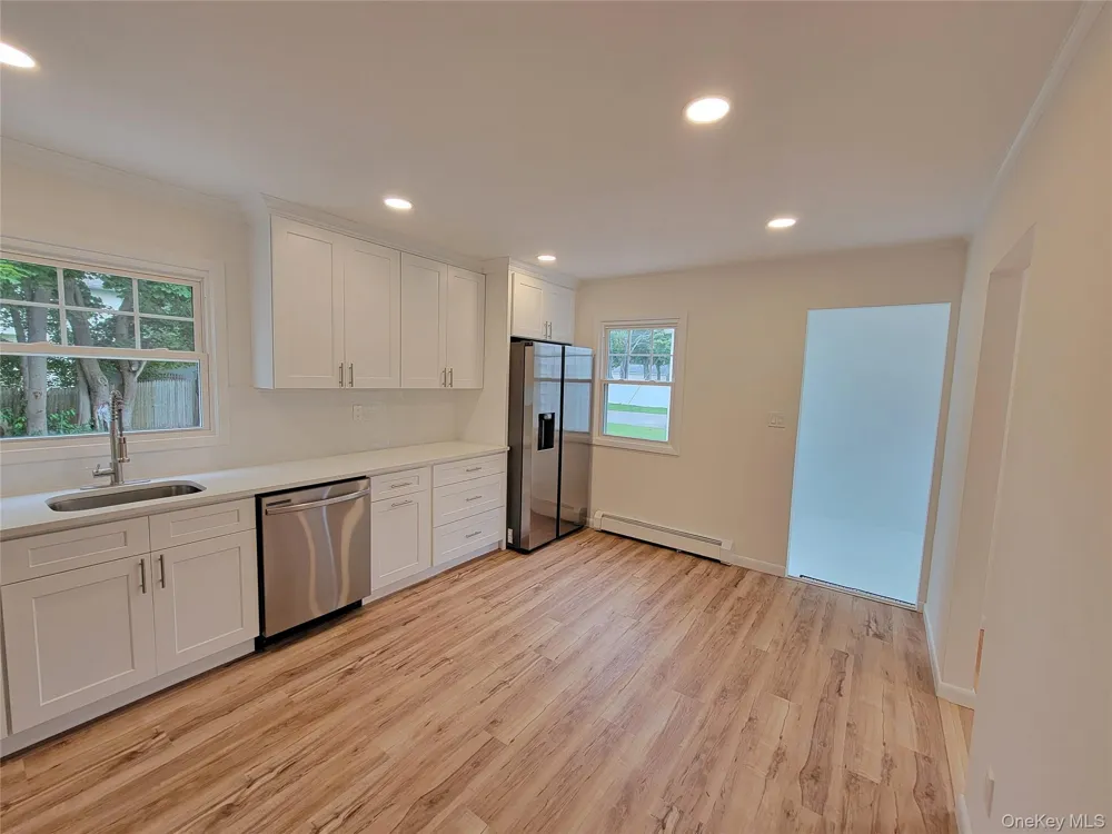 392 3rd Avenue Bayport, NY 11705