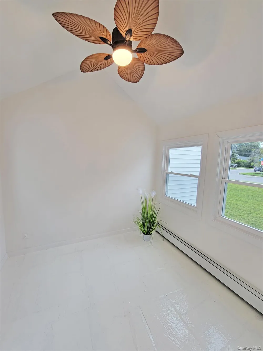 392 3rd Avenue Bayport, NY 11705