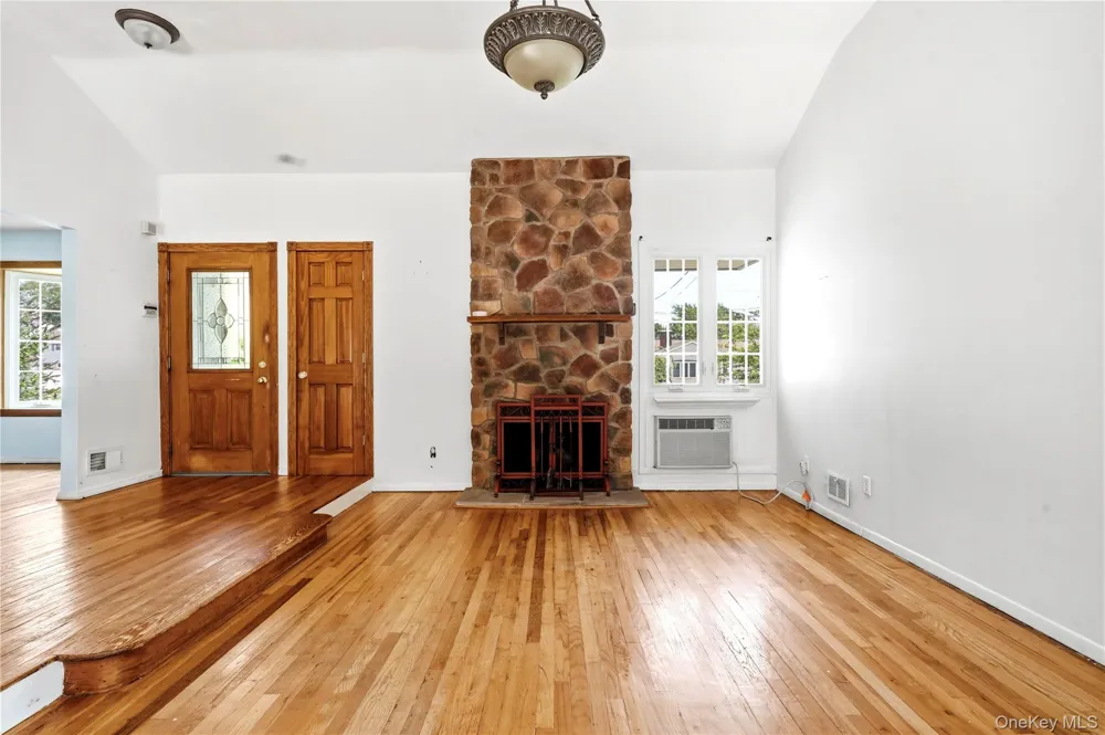 188 1st Avenue Massapequa Park, NY 11762