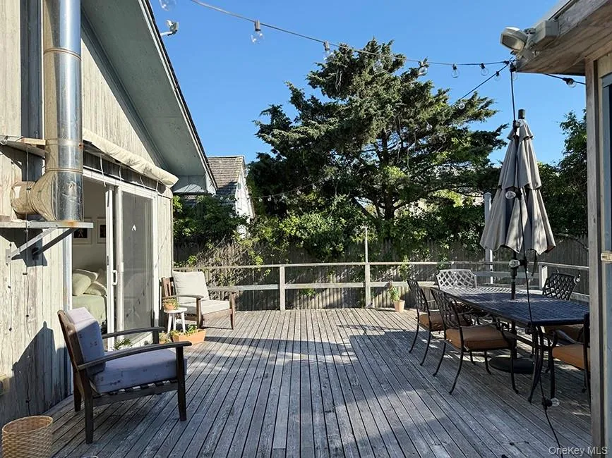 200 Surf Cherry Grove, NY 11782