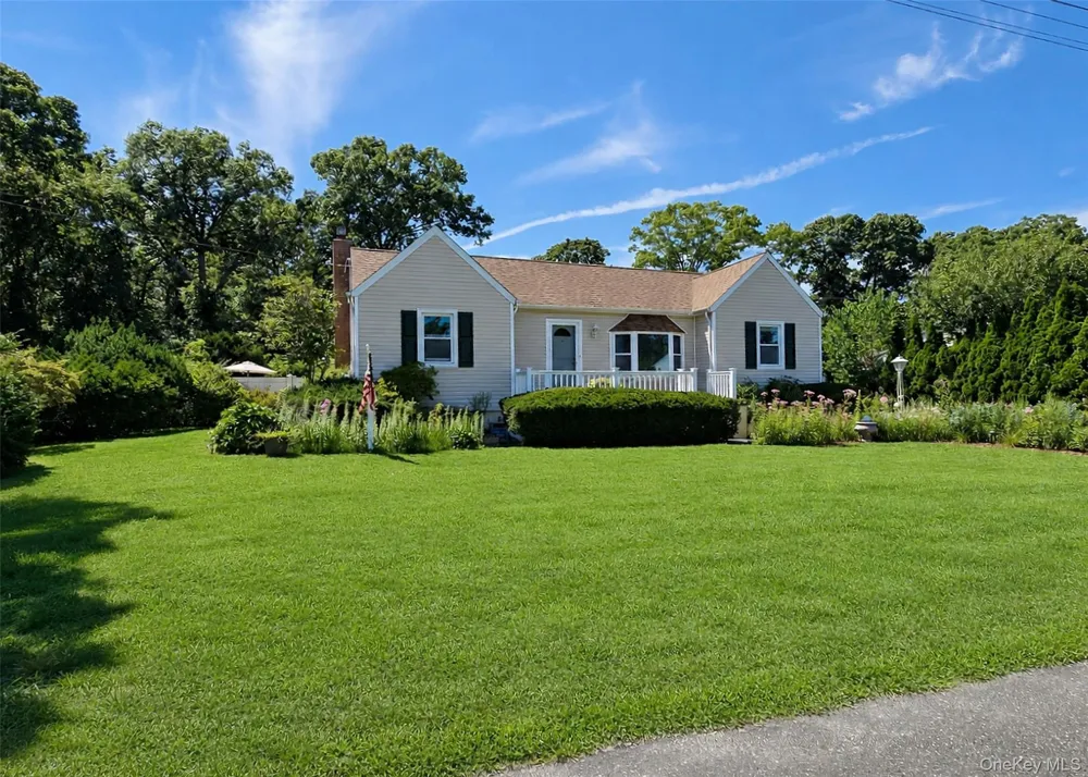 102 Magnolia Drive Selden, NY 11784