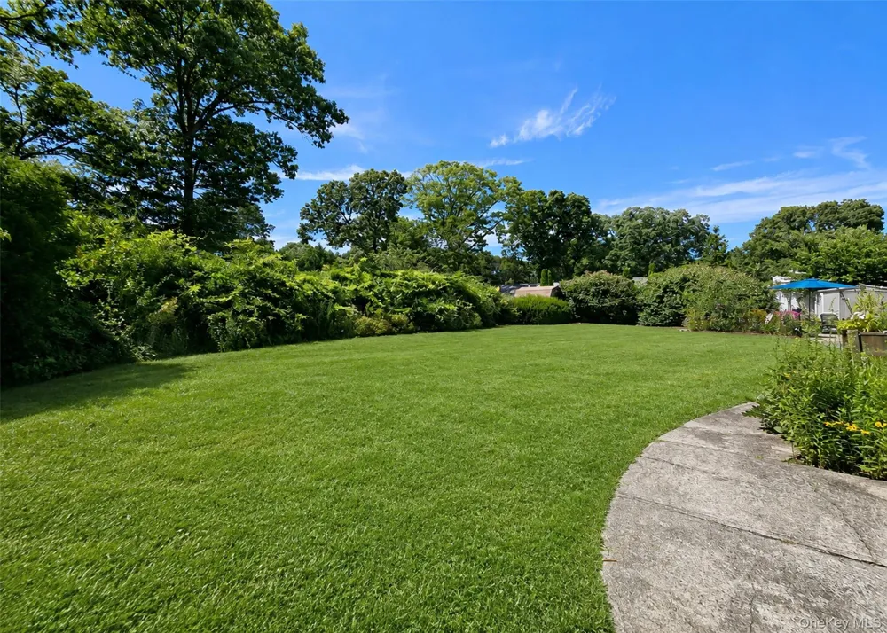 102 Magnolia Drive Selden, NY 11784