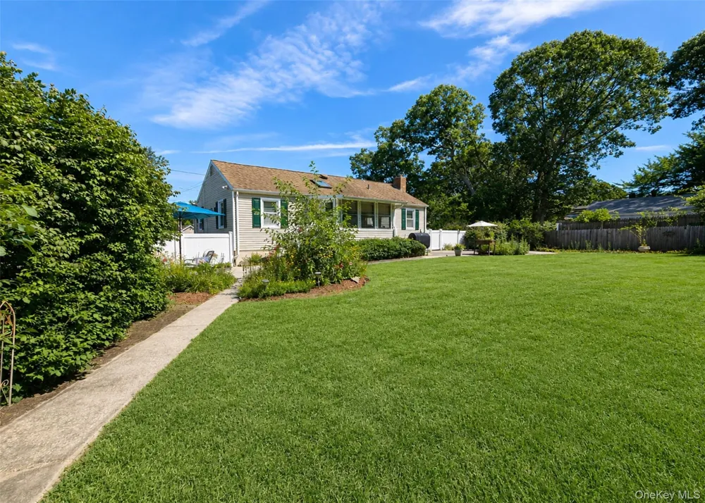 102 Magnolia Drive Selden, NY 11784