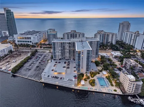 3800 S Ocean Dr #802