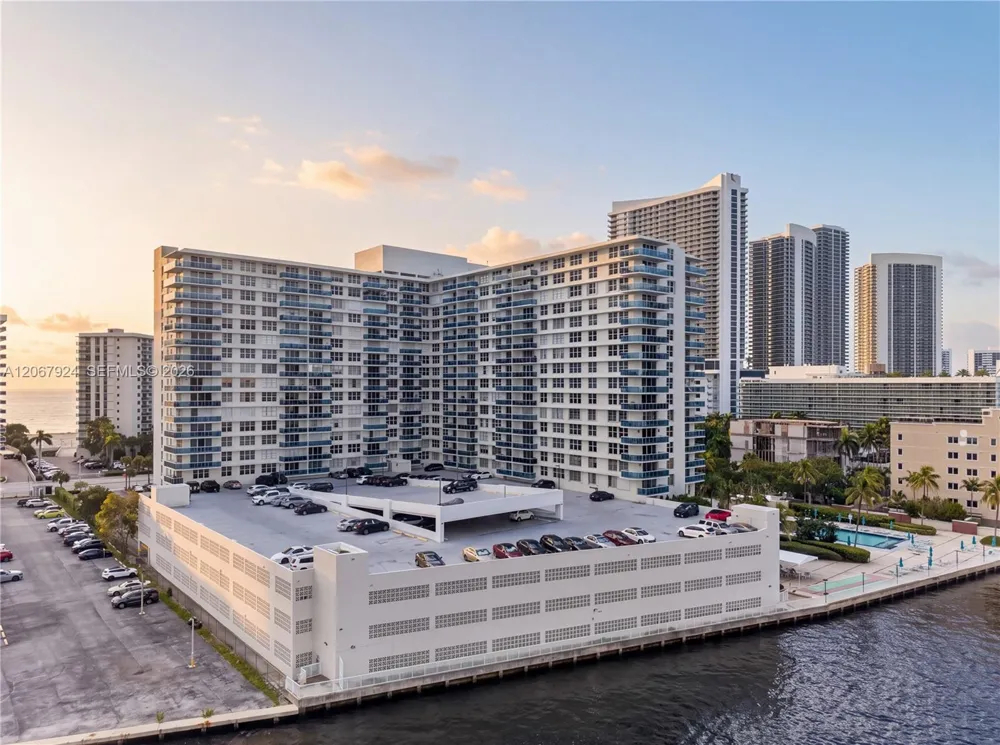 3800 S Ocean Dr #802 Hollywood, FL 33019