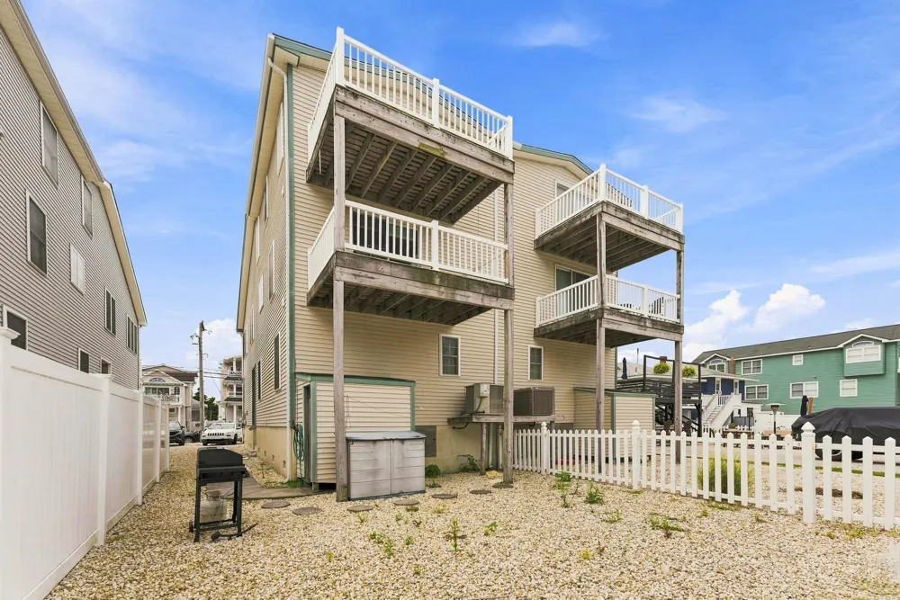 127 43rd Street Sea Isle City, NJ 08243