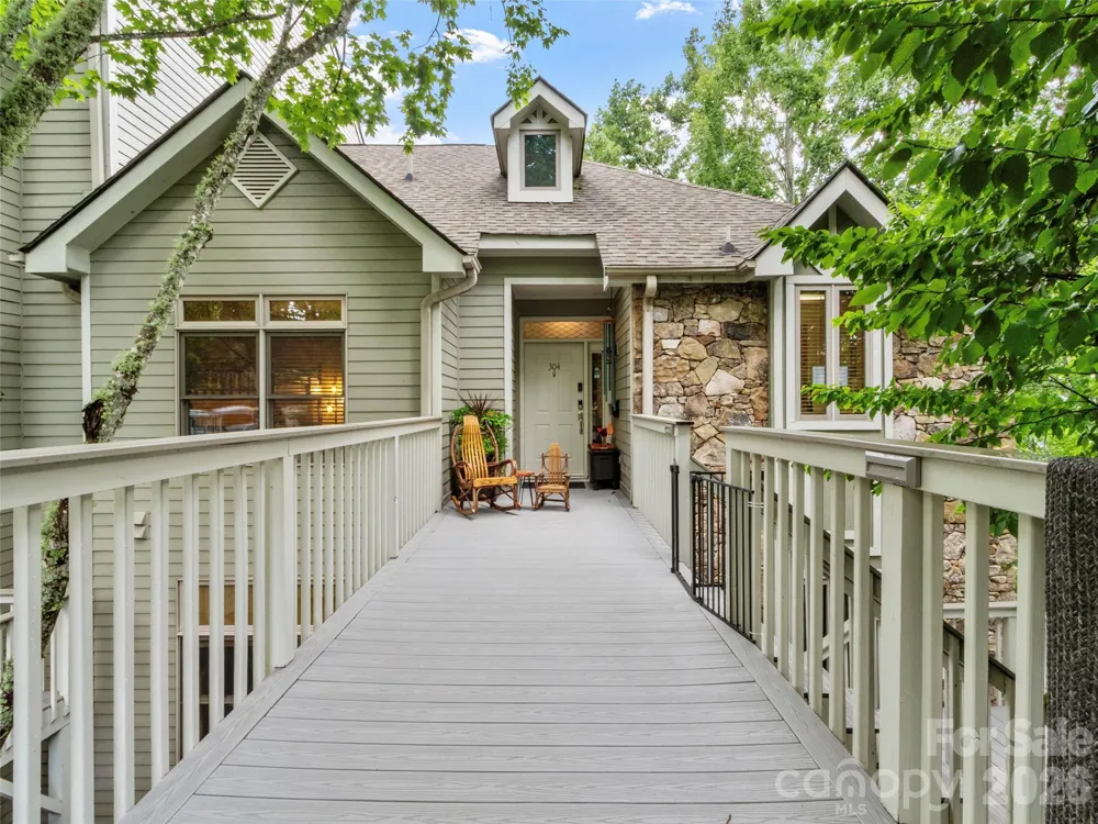 10 Stoney Falls Loop #304 Burnsville, NC 28714