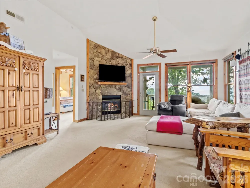 10 Stoney Falls Loop #304 Burnsville, NC 28714