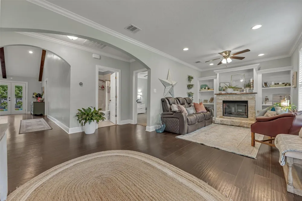 502 W Fawn Street Caldwell, TX 77836