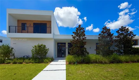 16752 S Botaniko Dr S