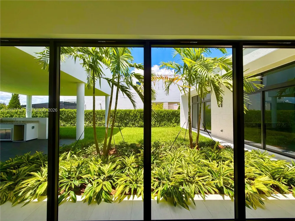 16752 S Botaniko Dr S Weston, FL 33326