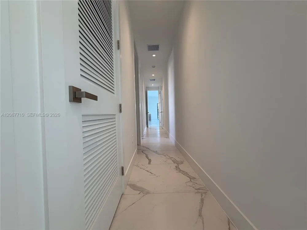 16752 S Botaniko Dr S Weston, FL 33326