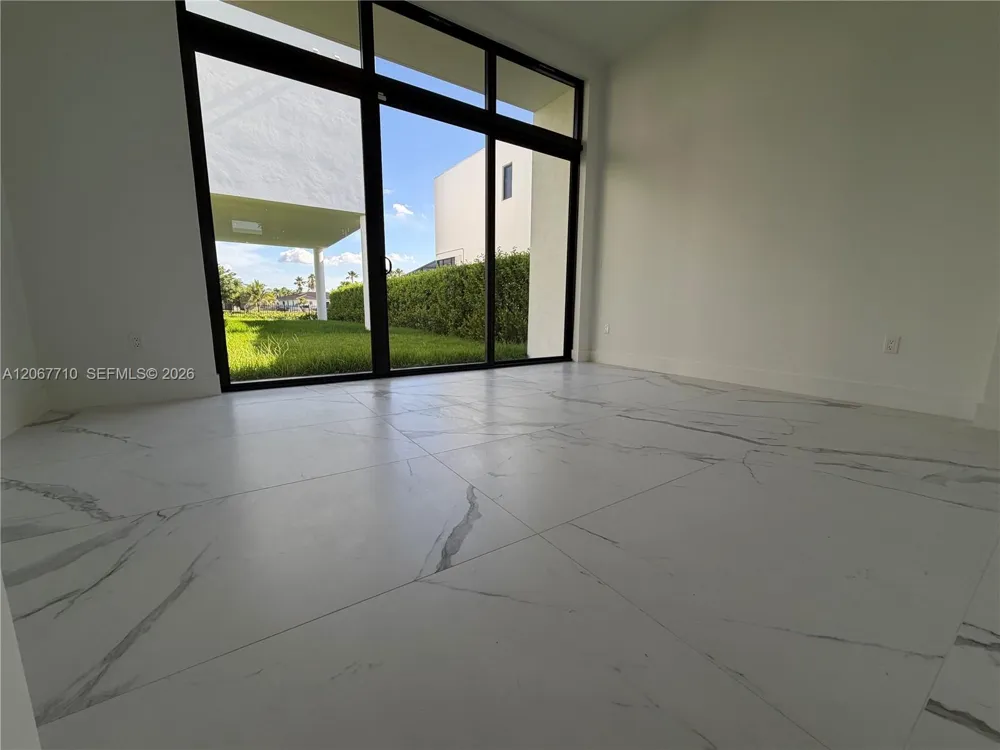 16752 S Botaniko Dr S Weston, FL 33326