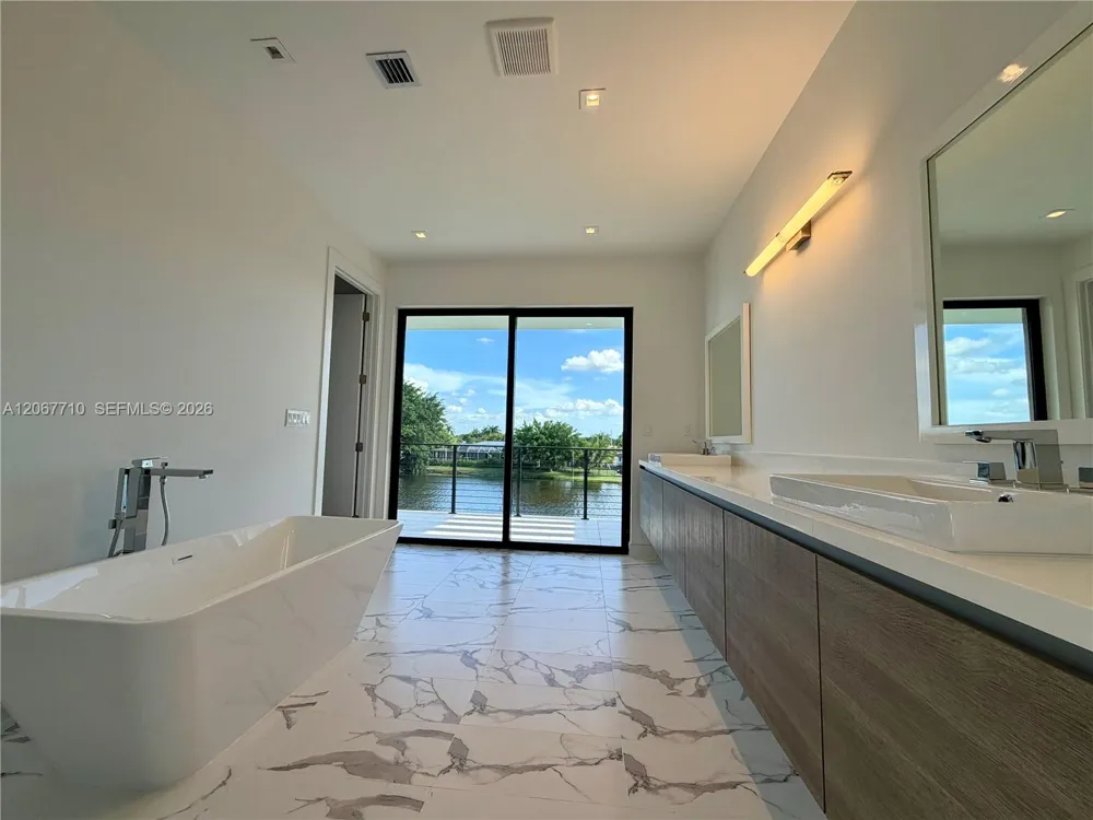 16752 S Botaniko Dr S Weston, FL 33326
