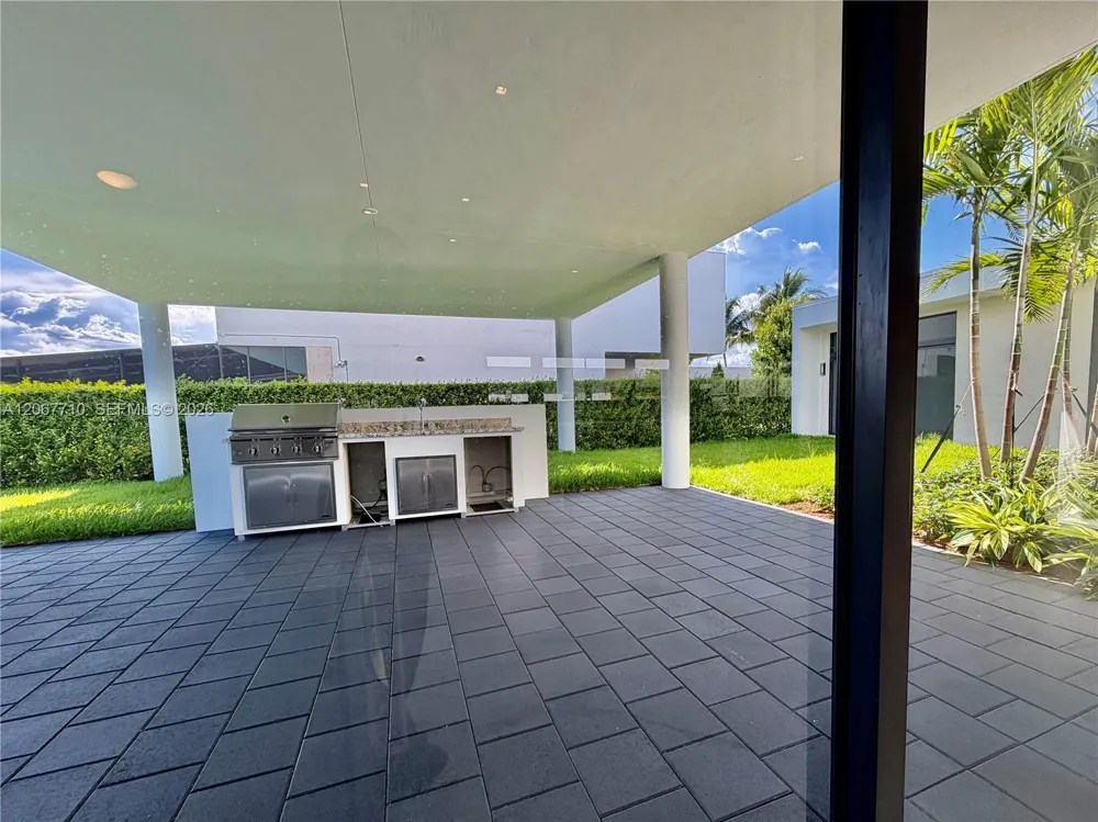 16752 S Botaniko Dr S Weston, FL 33326
