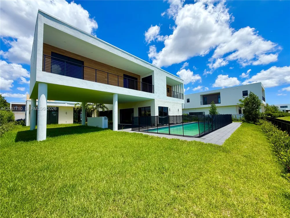 16752 S Botaniko Dr S Weston, FL 33326