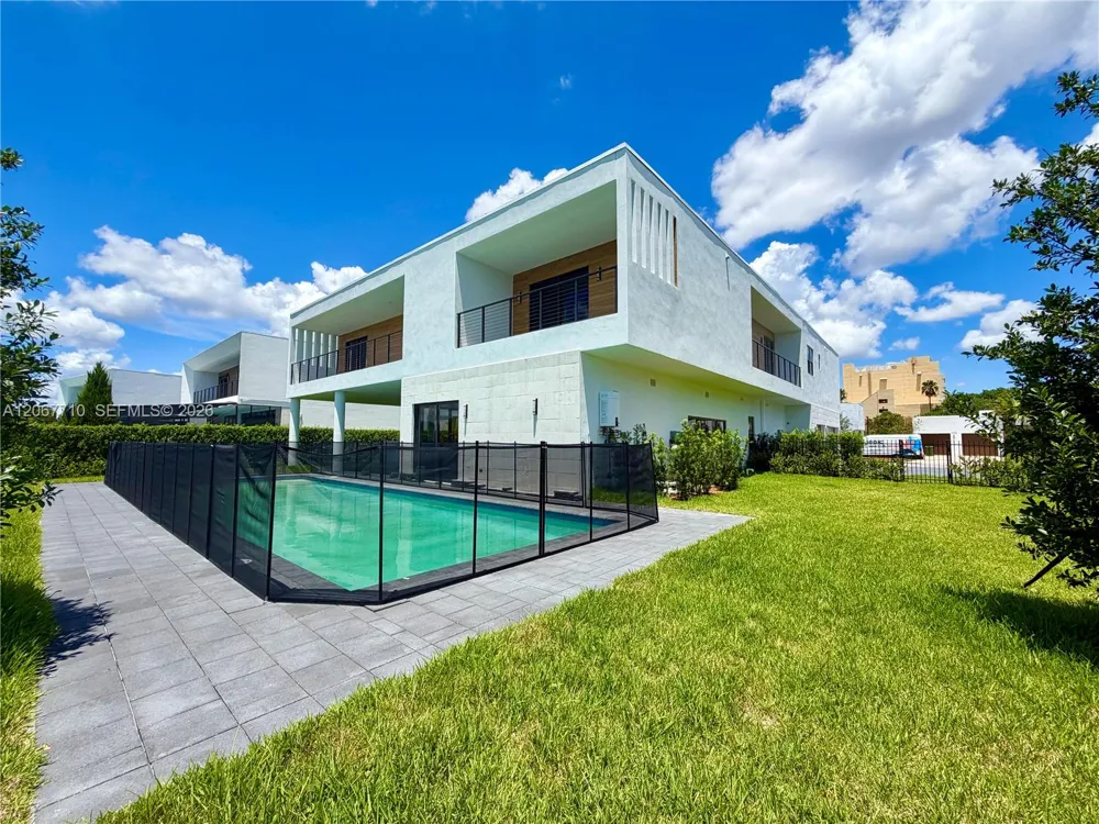 16752 S Botaniko Dr S Weston, FL 33326