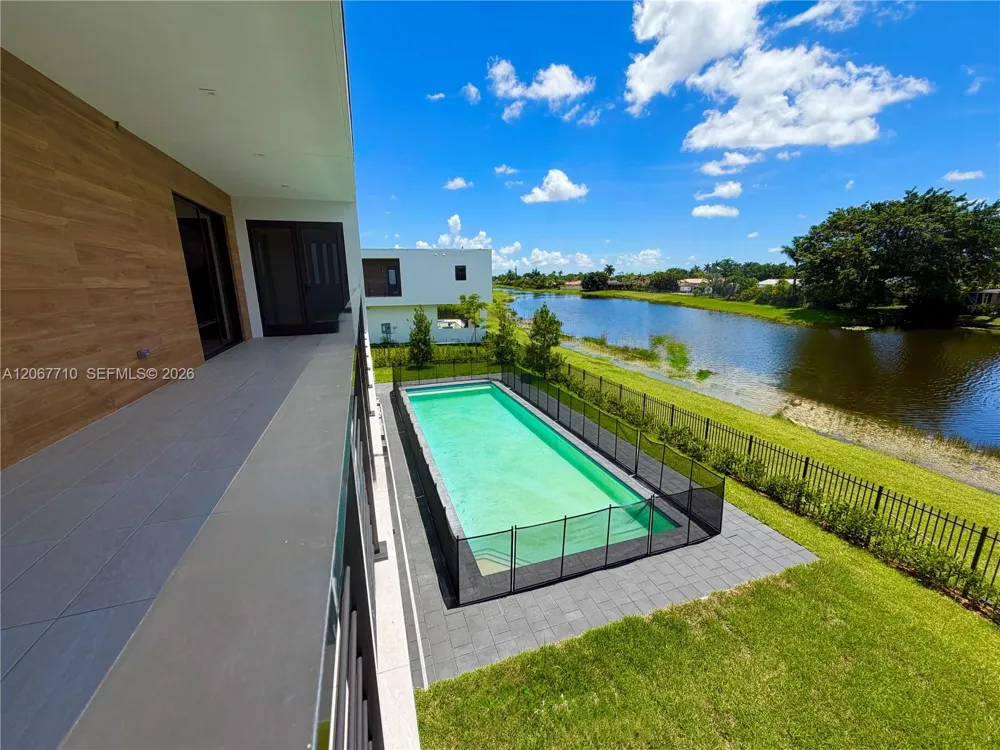 16752 S Botaniko Dr S Weston, FL 33326