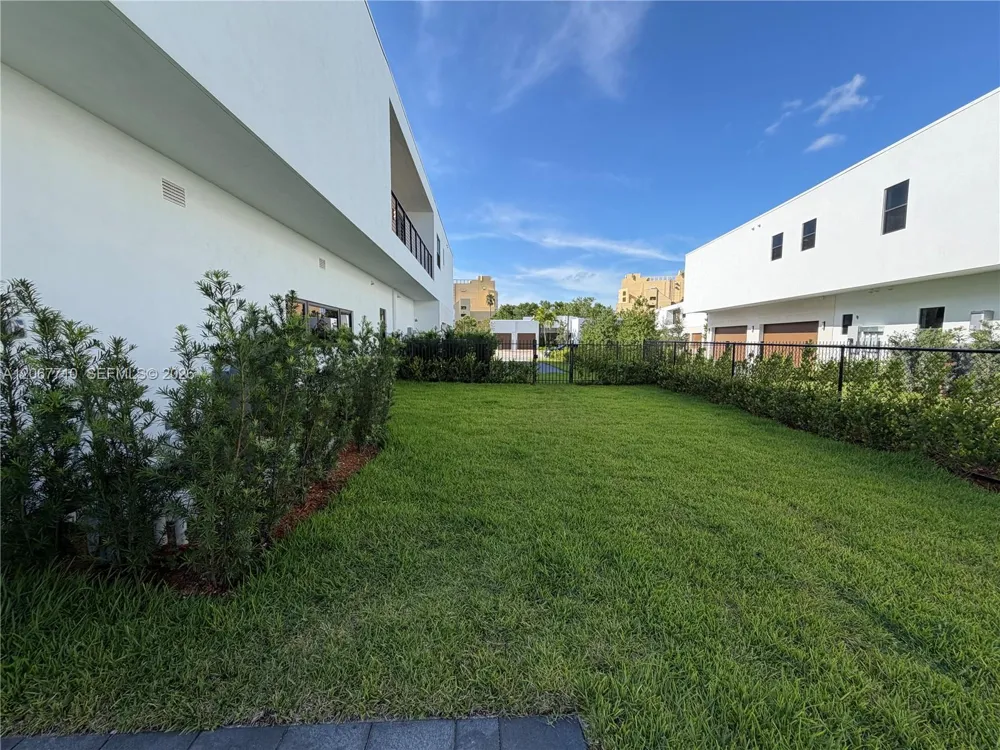 16752 S Botaniko Dr S Weston, FL 33326