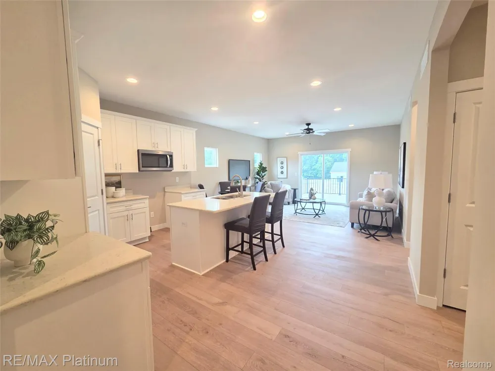 852 Oakwood Circle #42 Fenton City, MI 48430