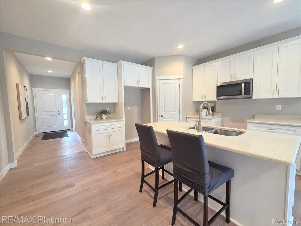 852 Oakwood Circle #42 Fenton City, MI 48430